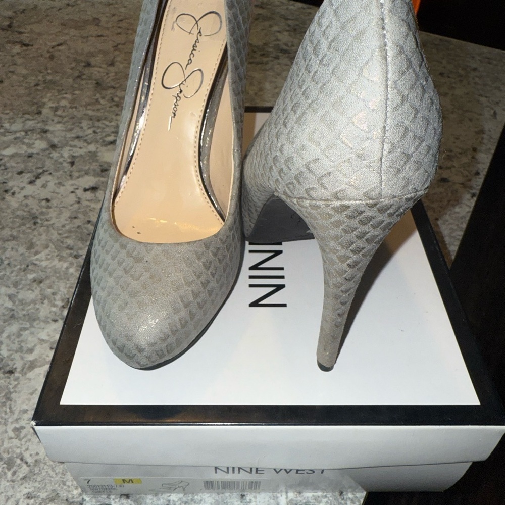 Jessica Simpson Silver Patterned Heels - Picture 9 of 12